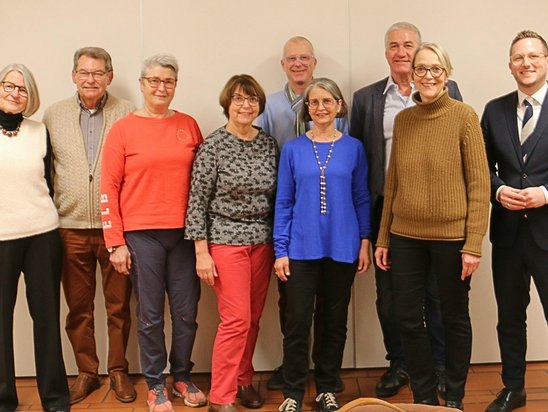 Die acht neuen Stadtseniorenräte mit OB Patrick Wegener (r.). v.l. Esther Stapf, Harald Specht, Barb Jungk, Cornelia Schmidt, Thomas Retz, Katharina Retz, Reiner Bremm, Susanne Osthof.